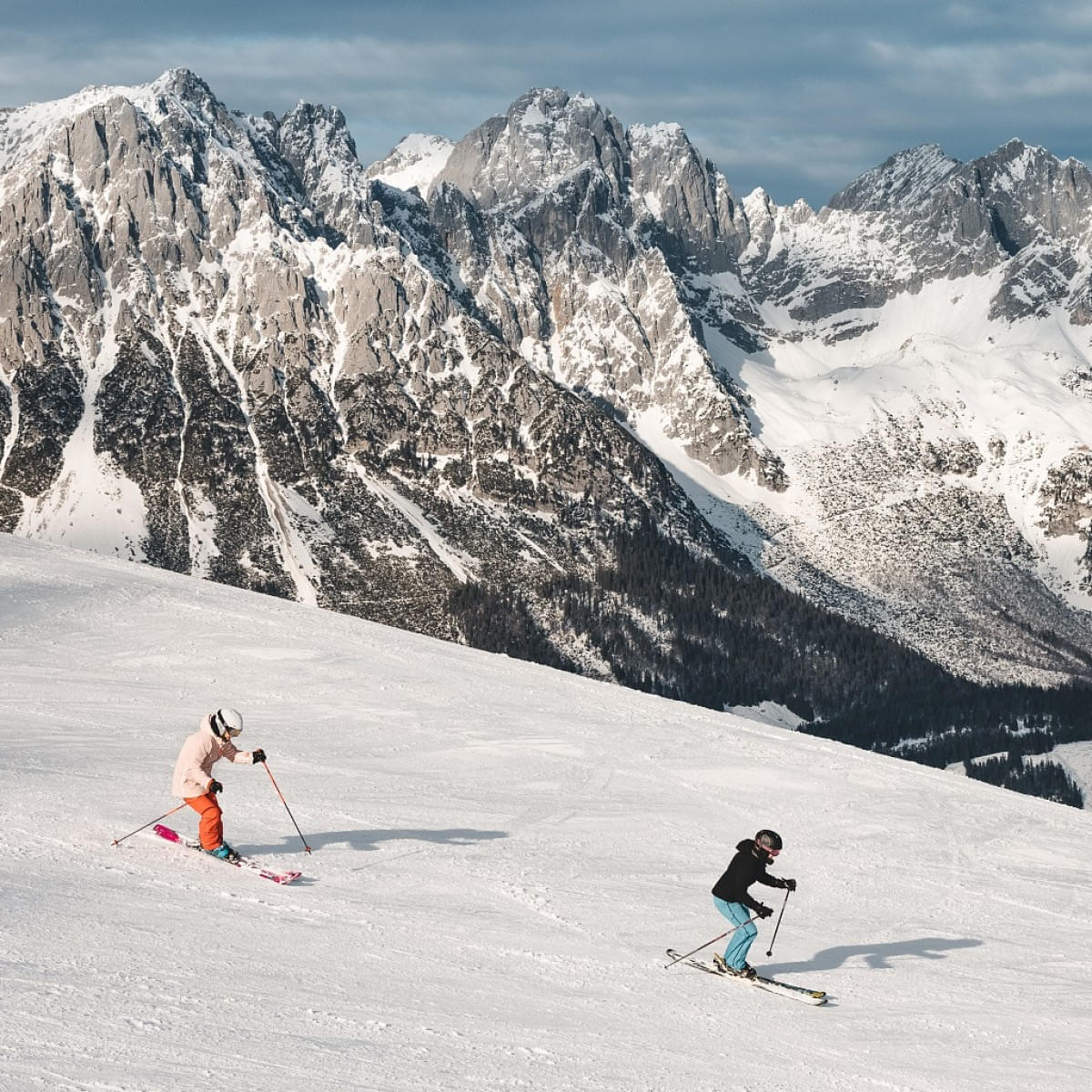 hd-Skifahren-mit-Wilder-Kaiser-PanoramaCmathaeusgartner(2)